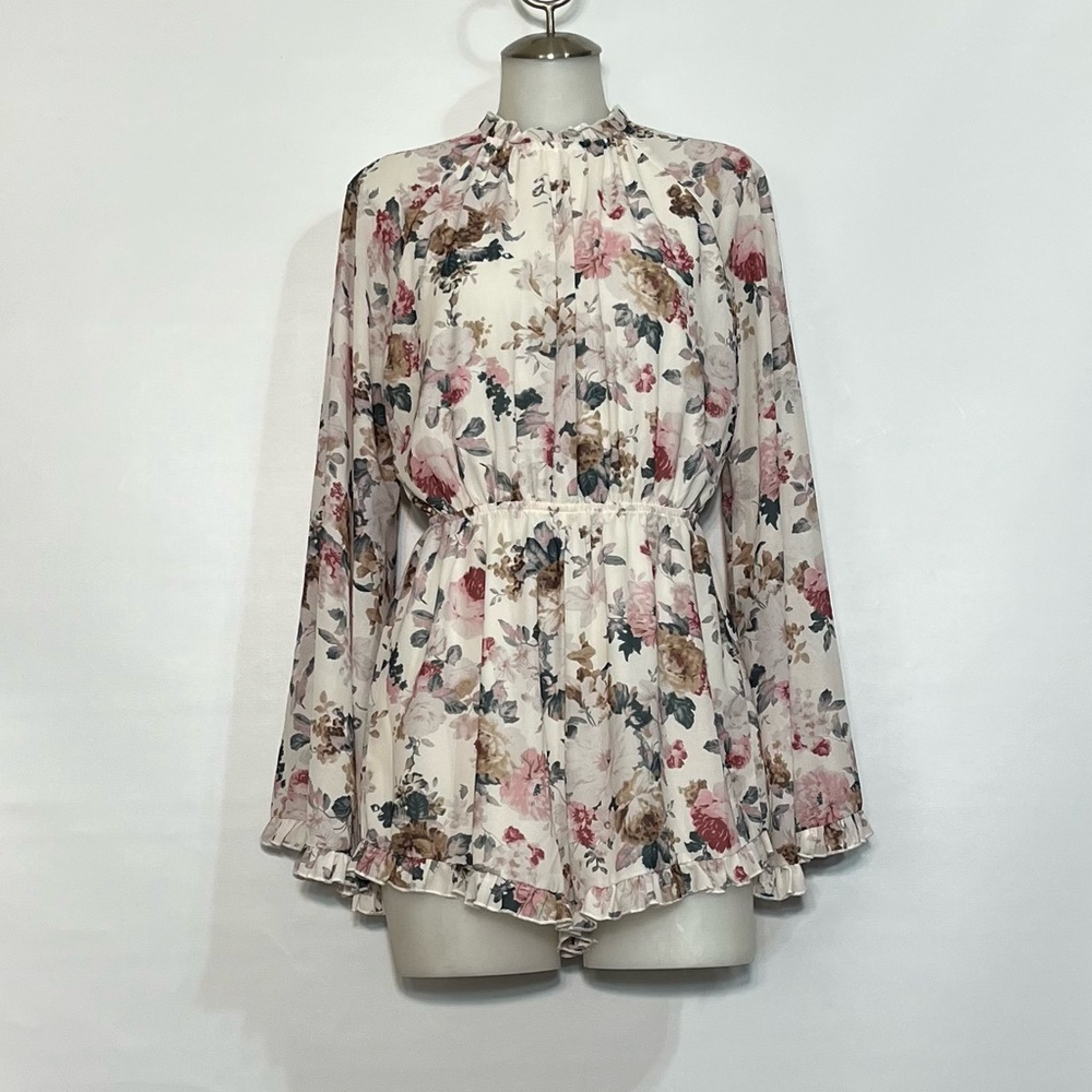 Floral Print Jumpsuit,size small, gently used.